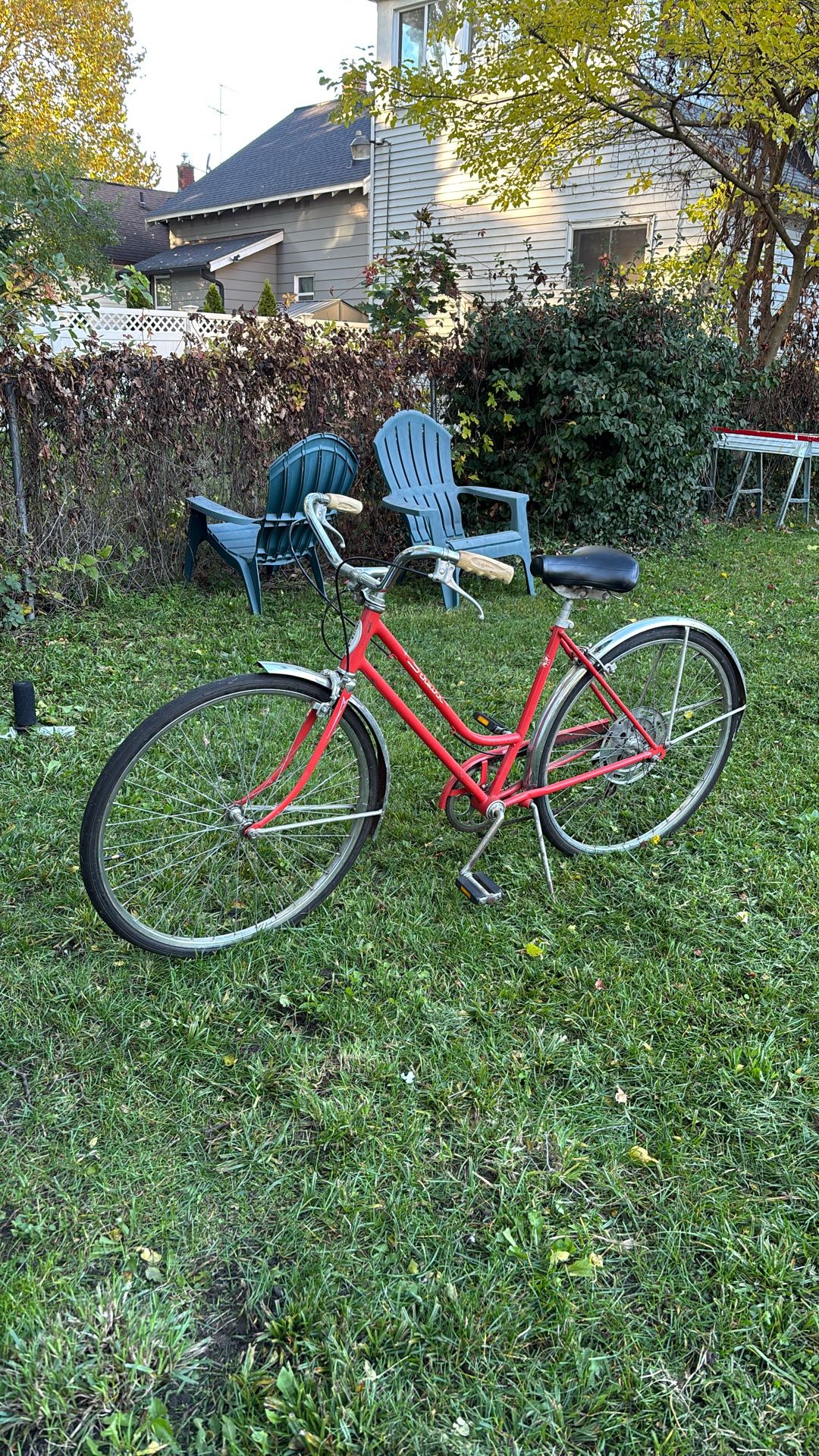 Vintage Schwinn! Collegiate. All Original, Good Condition. Rides Great. 
