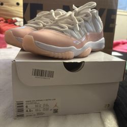 WMNS Air Jordan 11 Retro Low White / Legend Pink 
