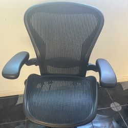 Herman Miller Aeron size B