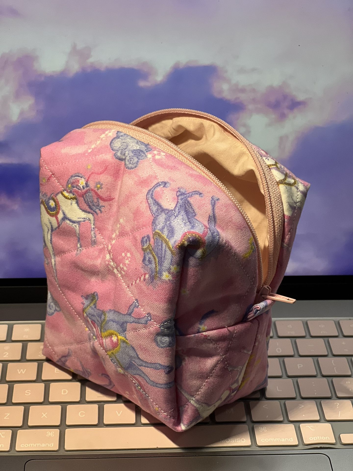 Handmade Quilted Makeup Bag – Pink Unicorn Print 🦄