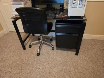 Computer desk
