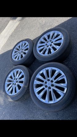 4 — 235/55r20 6x120 6x4.72 Stock Cadillac Xt5 Xt6 SRX GMC canyon Colorado BLAZER wheels Rims Good 80% Michelin Tires!!