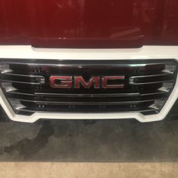 GMC Sierra At-4 Front Grill Assembly