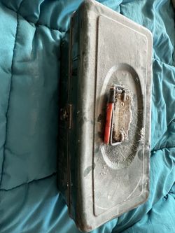 Old Tackle / Tool Box