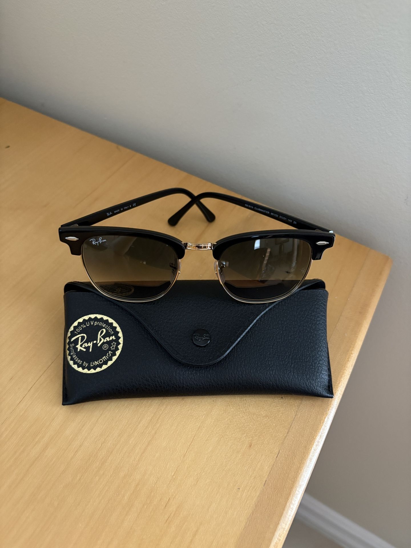 Ray-Ban RB3016 CLUBMASTER