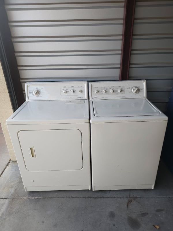 Kenmore Set Washer & Gas Dryer