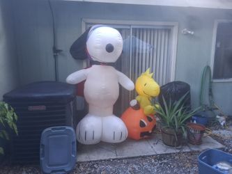 Snoopy blow up Halloween yard decoration