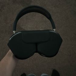 Airpod Max’s