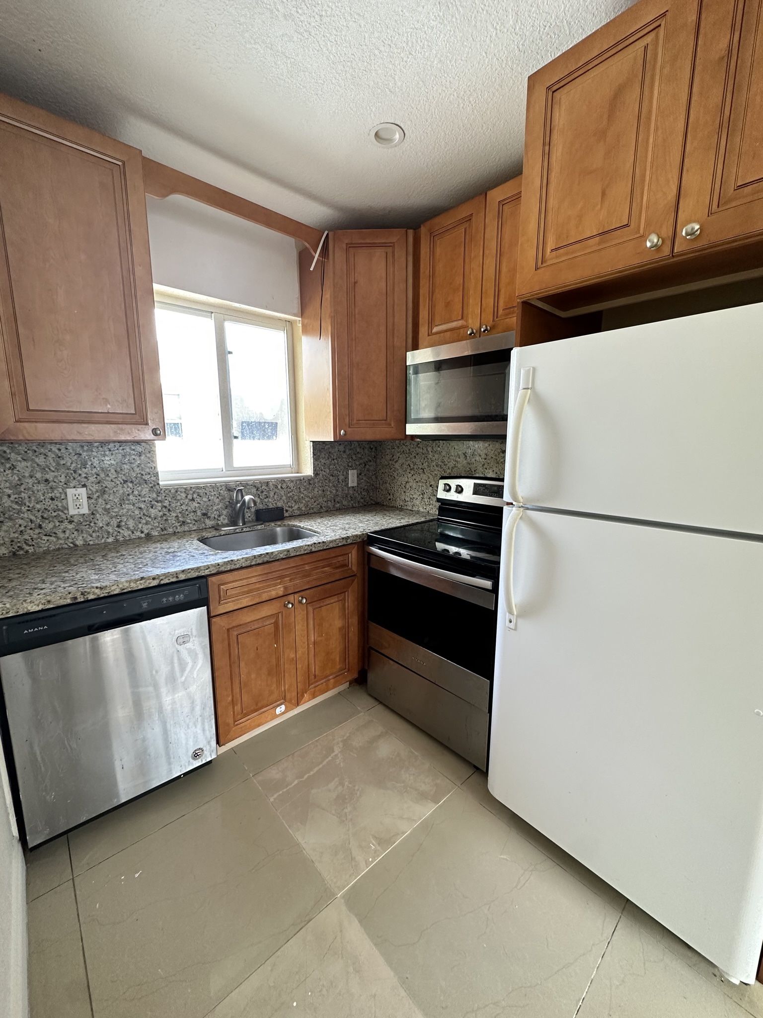 Rent 2/1 Apartment In Hollywood