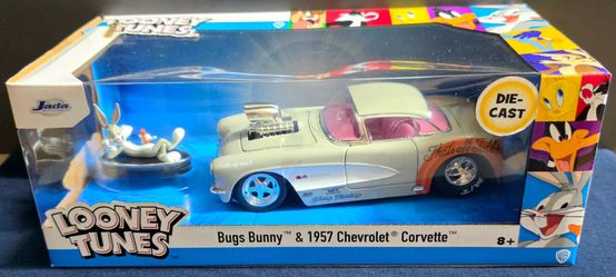 Looney Tunes Bugs Bunny 1957 Chevy Corvette 1:24 Diecast