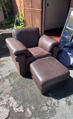 ARM CHAIR WITH OTTOMAN!