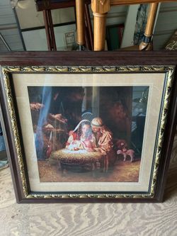 Beautiful decor piece it’s 37 by 37 inches
