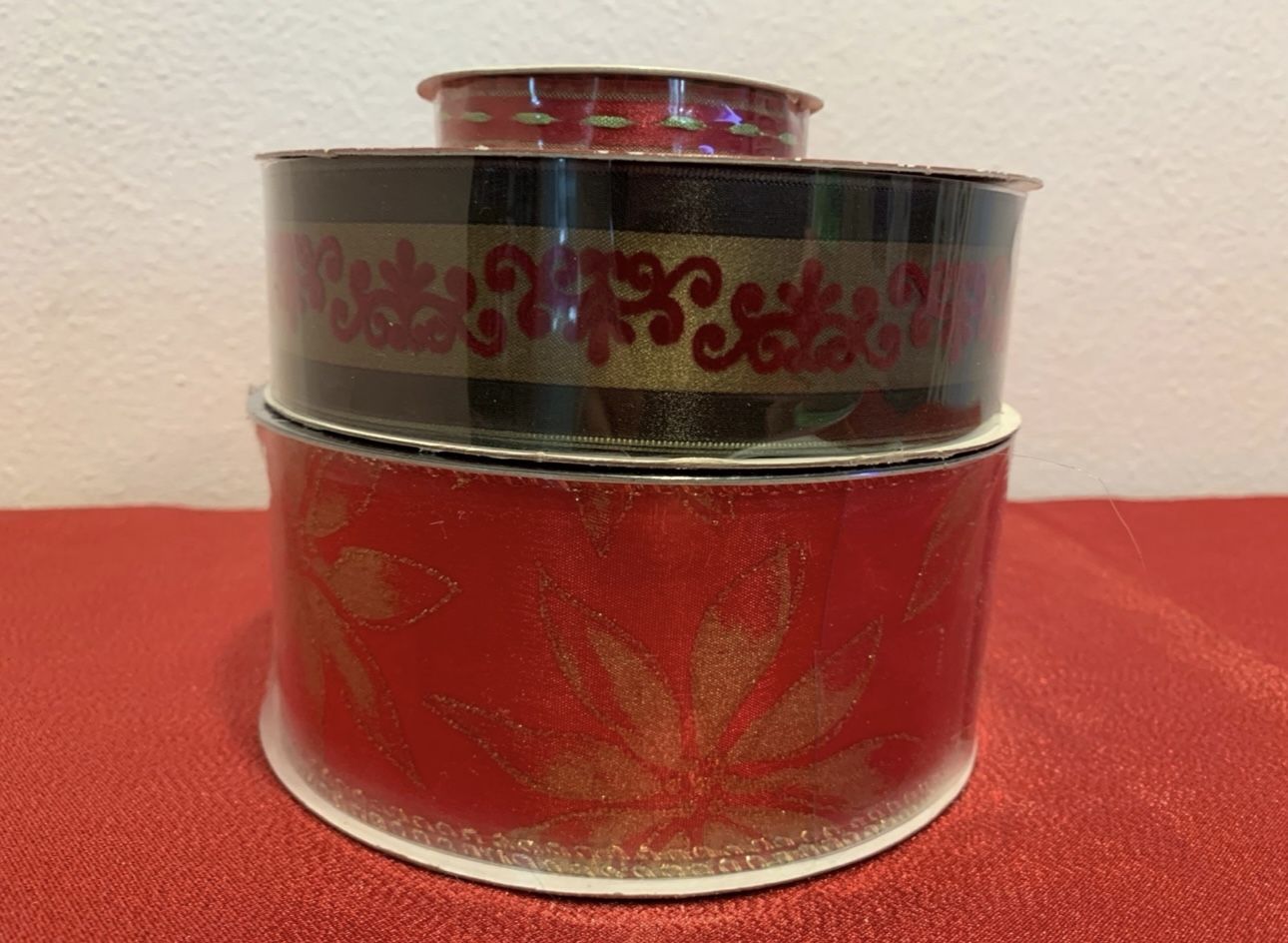 Brand New Christmas Tree Present Ribbon Set Of 3 - Simi Valley