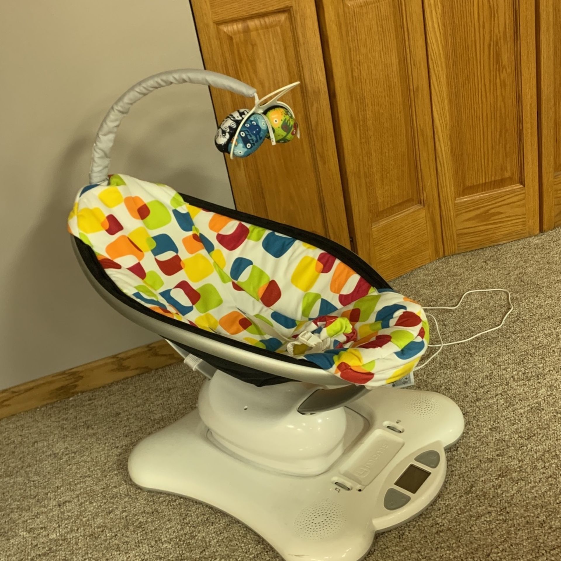 4 MOMS MAMAROO 4 5 Unique Motions W Music Baby Swing Classic