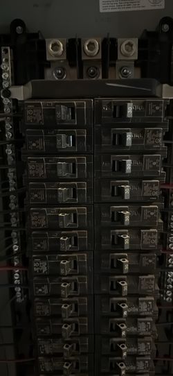 Siemens breakers 20/30 amps (few hundreds available)