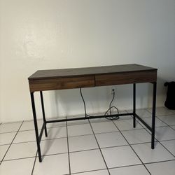 2-Drawer desk