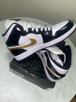 Air Jordan 1 MID SE SZ. 10.5