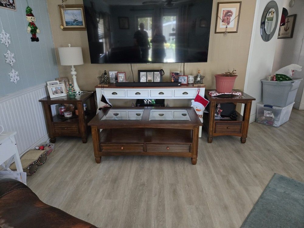 Living Room Coffee And End Tables 