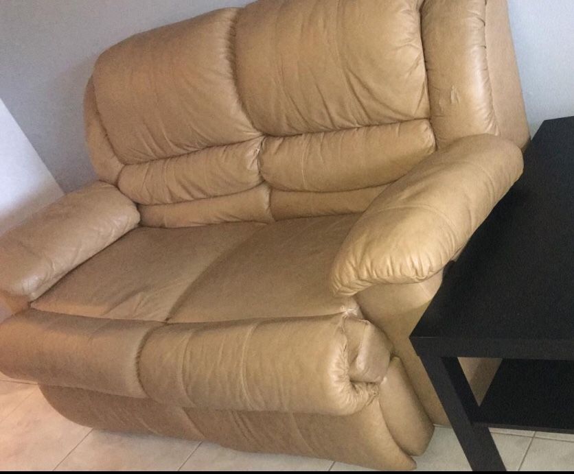 Free sofa!!!! Sofa Reclinable gratis!!!