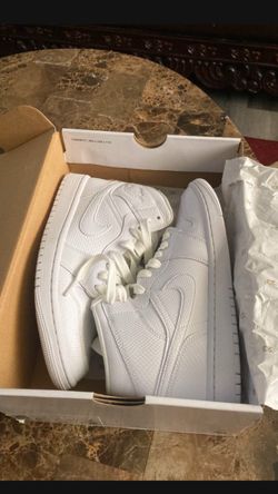 Jordan 1 Mid 8.5ys....7Y