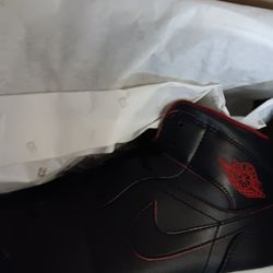 Black/red Jordan 1