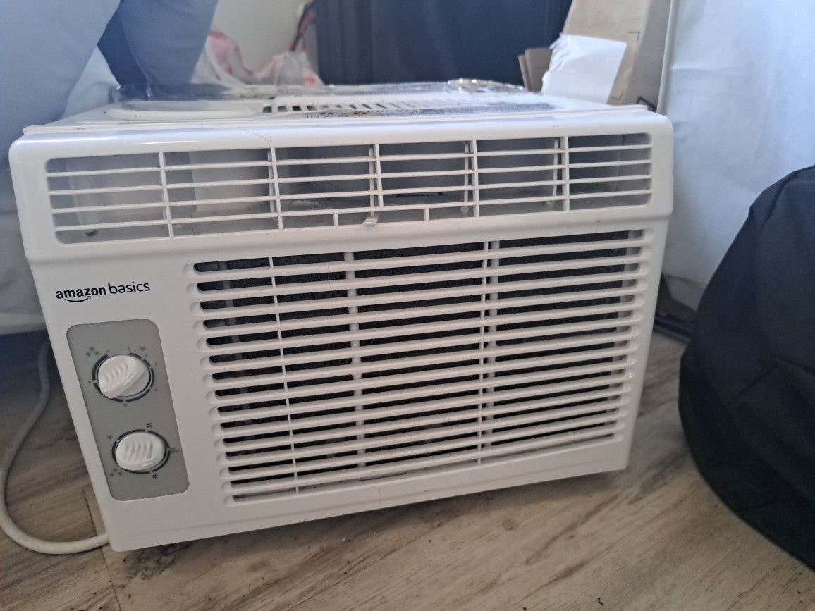 Small Window Air Conditioner 