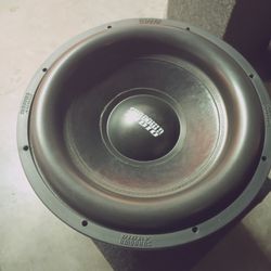 Sundown 15" Compact Neo V2 rear and hard to find. Dual .75 Ohm 2000 RMS. FREE DELIVERY DEMO PORTLAND VANCOUVER AREA!