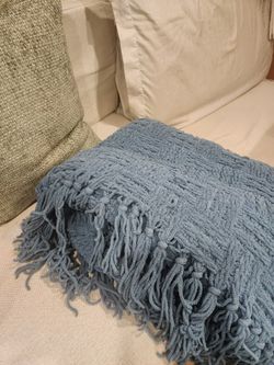Blue Soft Knitted Throw Blanket