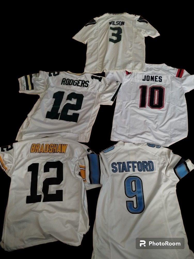 NFL football jersey lot of 5 (size Large adult)
All Large sizes (50). Great shape. Normal wear. Some better than others. SELLING AS A LOT ONLY! messa