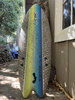 Surfboard 5’8”