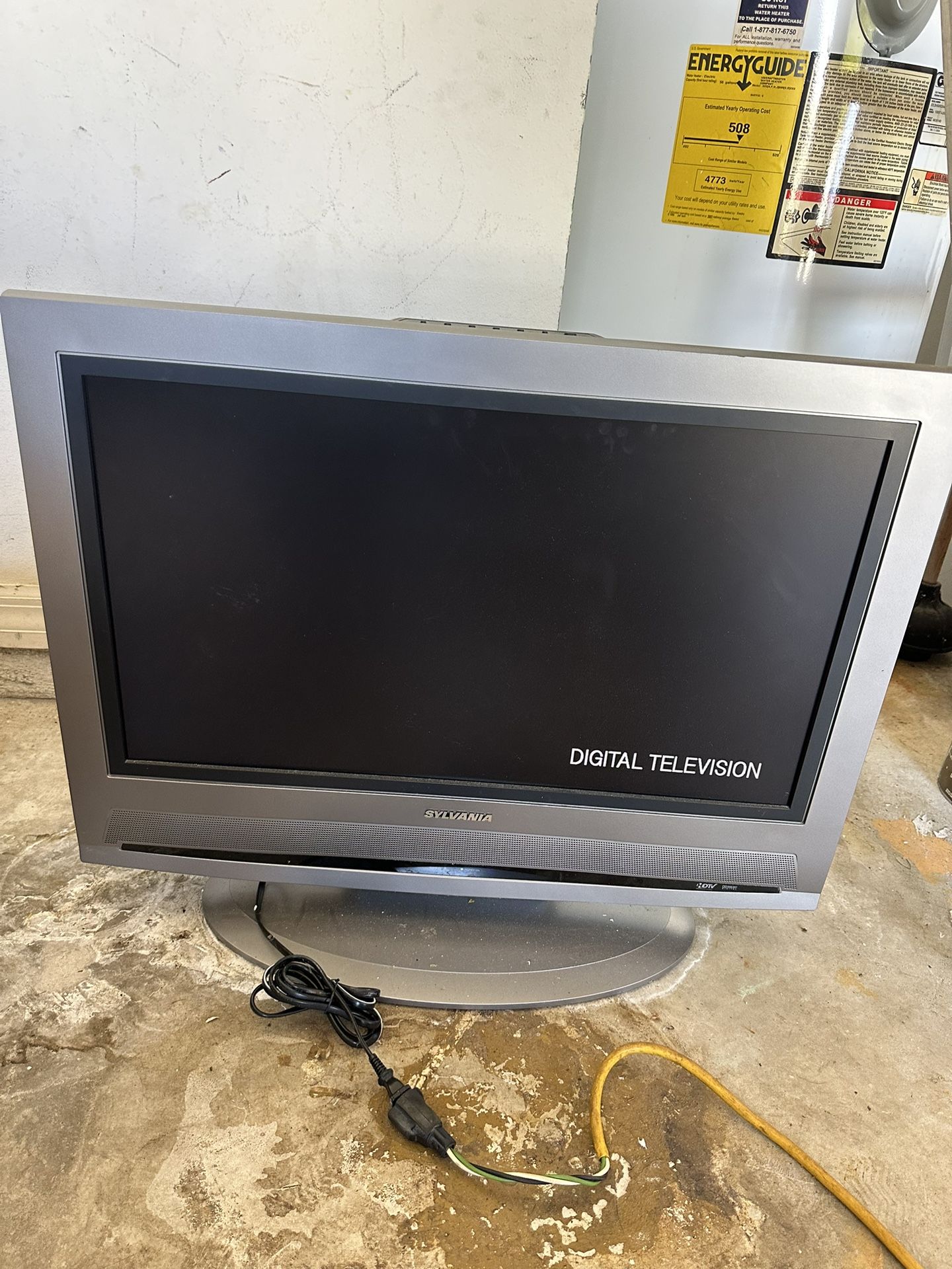 27 Inch Sylvania Tv 