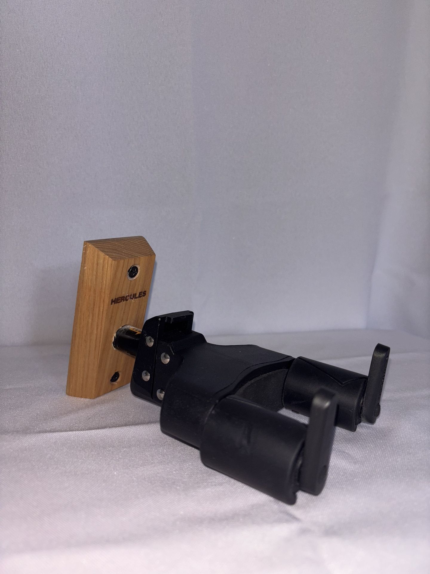Heavy duty Wall Mount; Guitar, Bass, etc.
