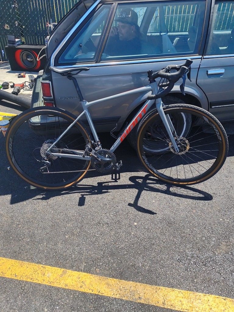 Giant Compact Road Bike