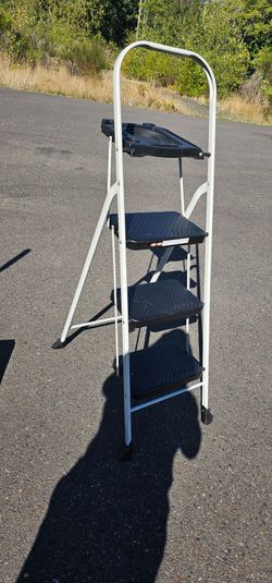 3-Step Folding Step Ladder with Top Tray