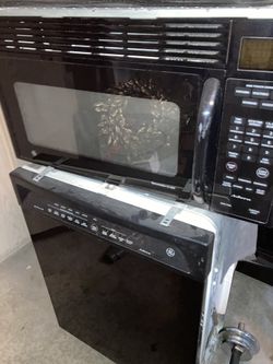 Selling Set Cooking Range , Microwave And Dish Washer. All In Working Order And Well Maintained