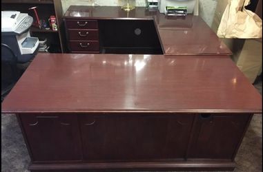 U Shaped executive desk