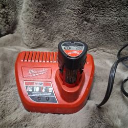 12v Batt And Charger Milwaukee 