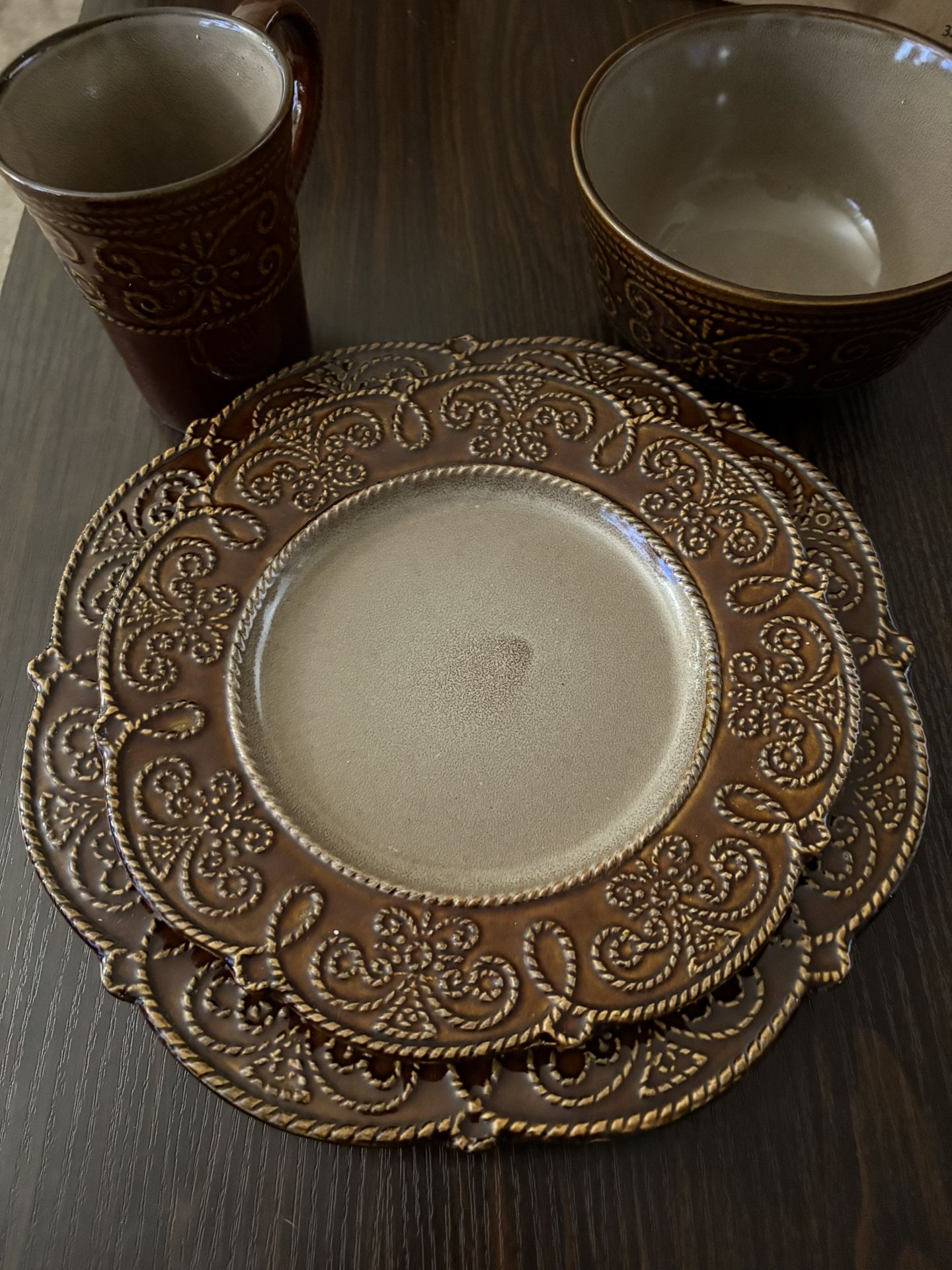 Elama Salia 16 pc. Stoneware Dinnerware Set