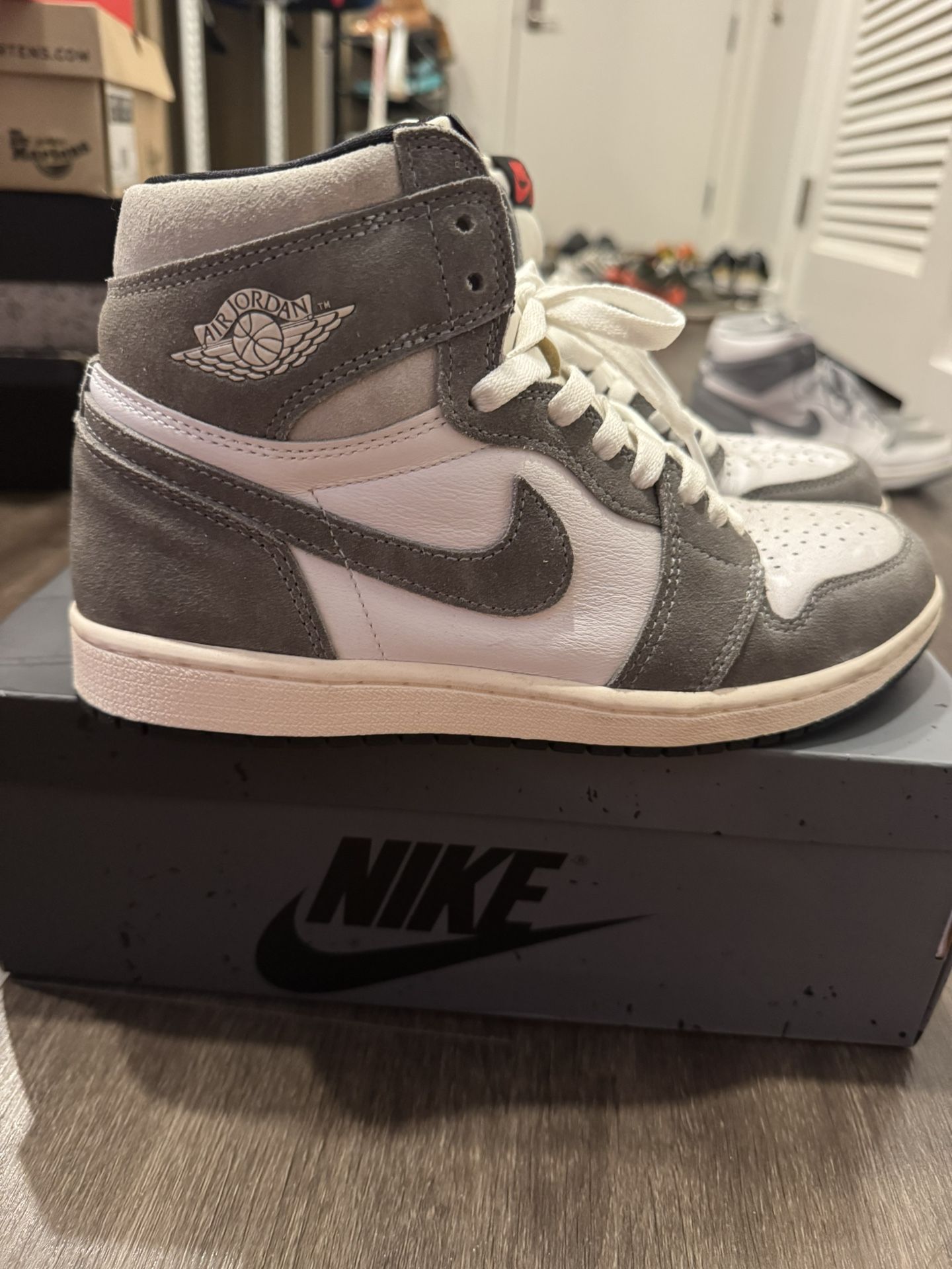 Jordan 1 High Light Smoke Grey