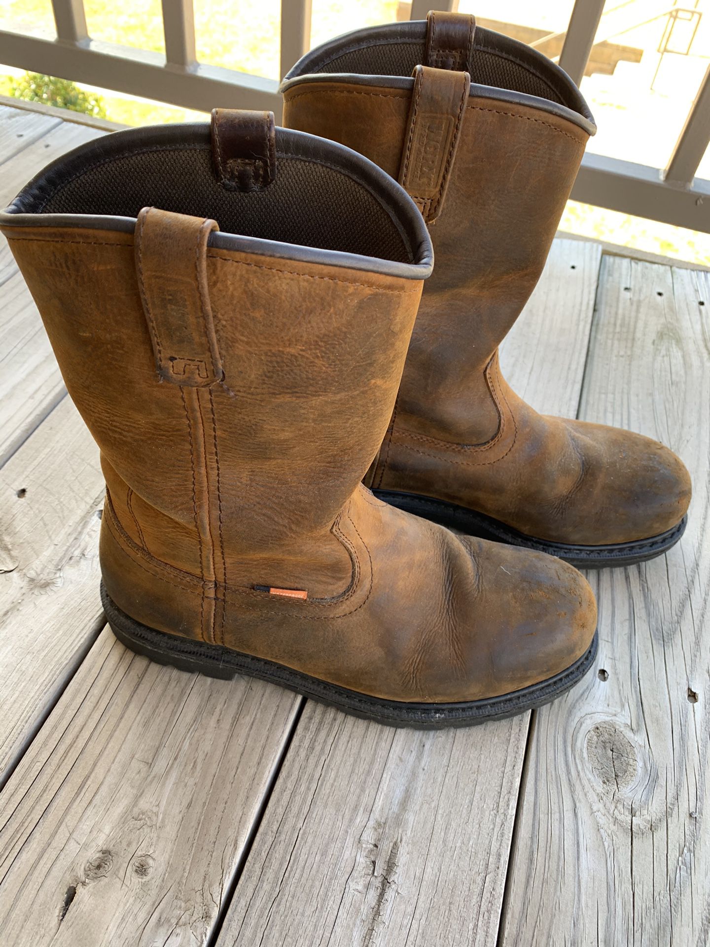 Red wing steel toe work boot