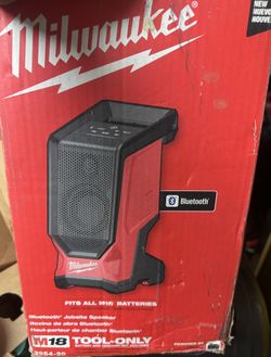 Milwaukee M18 18V Lithium-Ion Cordless Wireless Bluetooth Jobsite Speaker (Tool-Only)