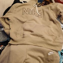 Nike Sweatshirt And SweatPants 