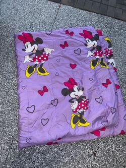 Minnie Mouse Queen Comforter