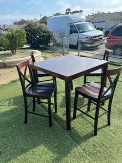 Dinning Table and chairs