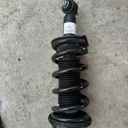 Infiniti QX80 Front Struts