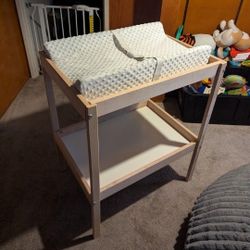Baby Changing Table w/washable pad