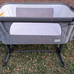 Baby Bassinet/Moisés de Bebé 