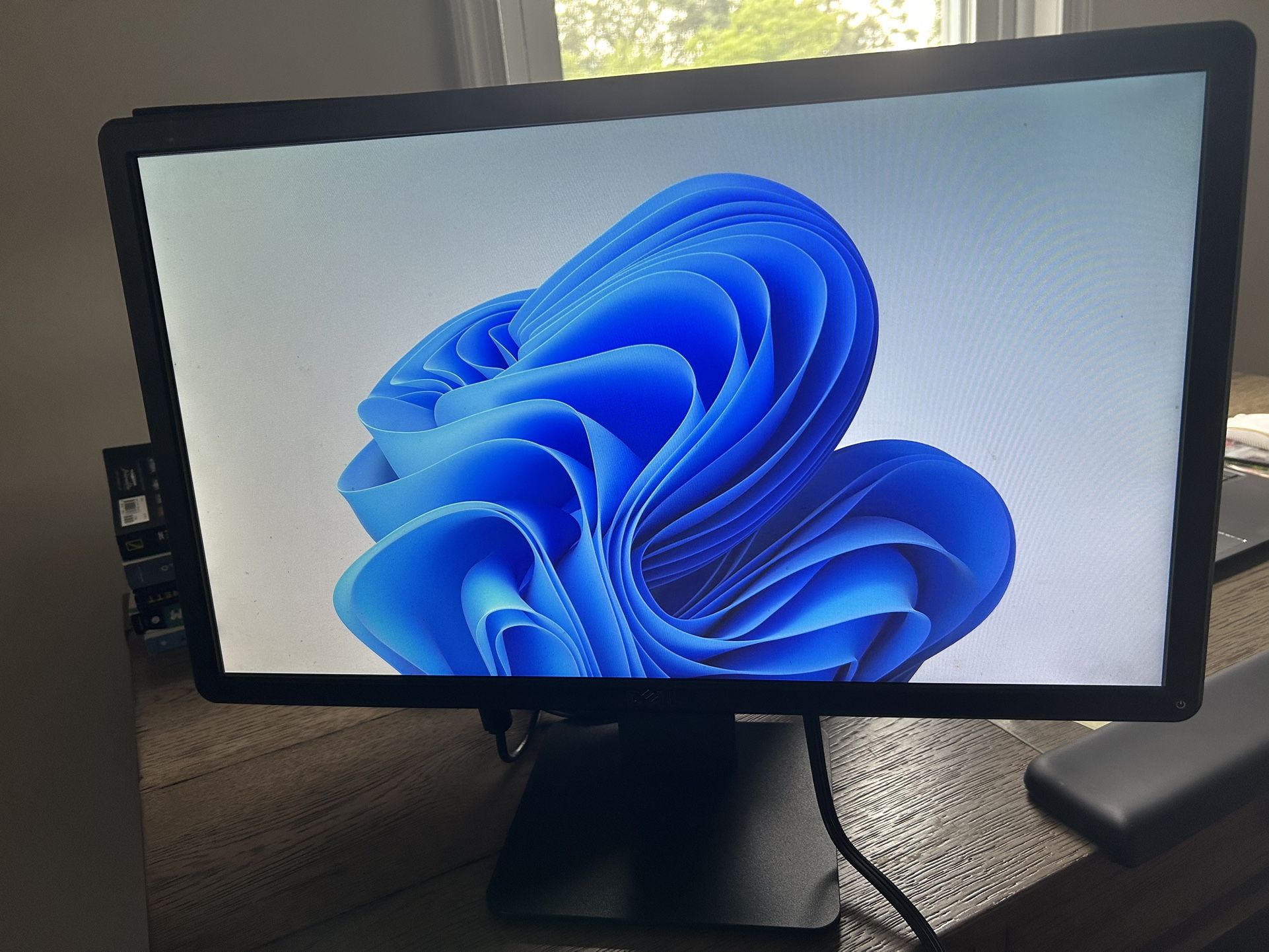 Dell e2214hb 22” monitor.