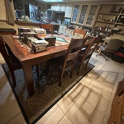 Gorgeous wood table does open up