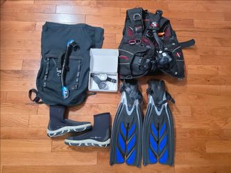 Complete Scuba Gear Set - SeaQuest BCD (M), Suunto Computer, TUSA Fins + BONUS Oakley Bag